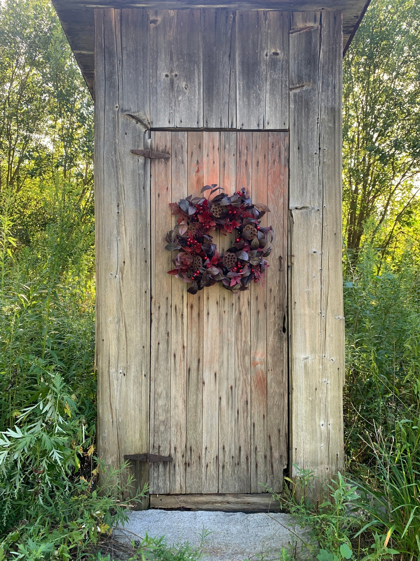 Black Plum and Cimicifuga Leaf Wreath
