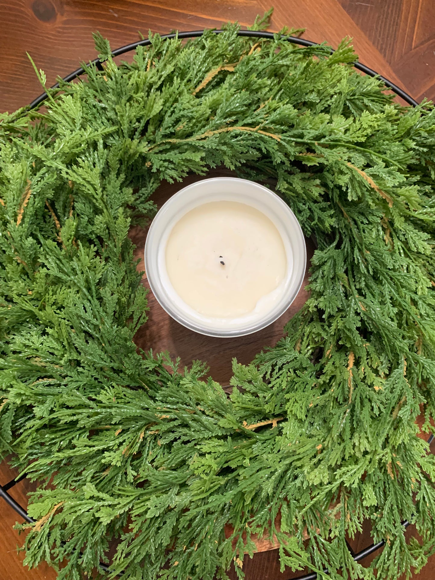 Soft Touch Cascading Cedar Candle Ring