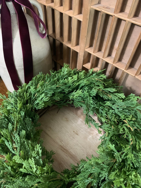 Soft Touch Cascading Cedar Candle Ring